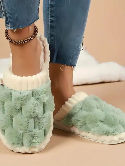 CozyCloud Quilted Slippers – Your Comfort, Redefined