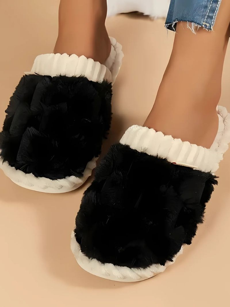 CozyCloud Quilted Slippers – Your Comfort, Redefined