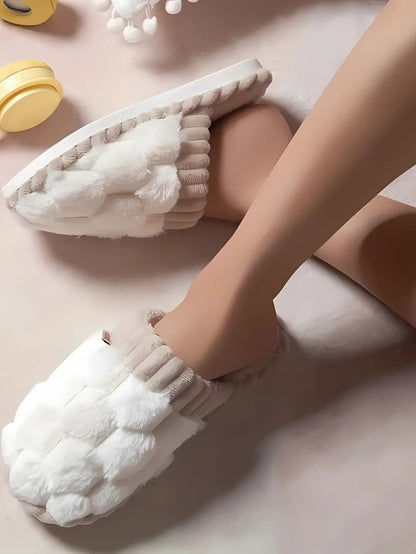 CozyCloud Quilted Slippers – Your Comfort, Redefined