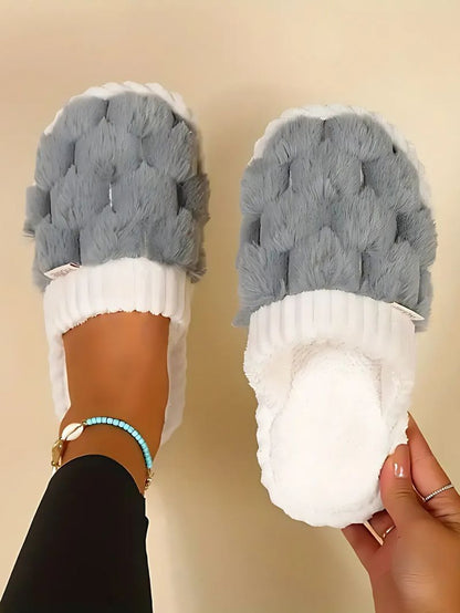 CozyCloud Quilted Slippers – Your Comfort, Redefined